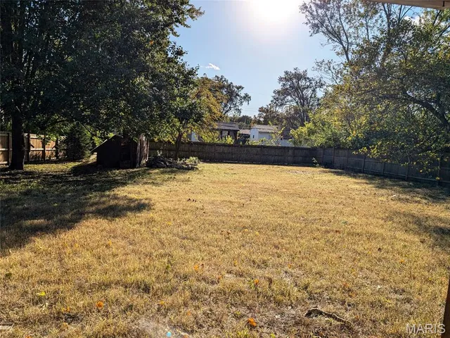 $195,500 | 630 Lamplight Lane, Hazelwood, MO 63042