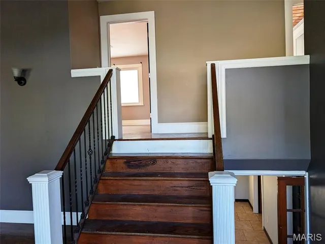 $195,500 | 630 Lamplight Lane, Hazelwood, MO 63042