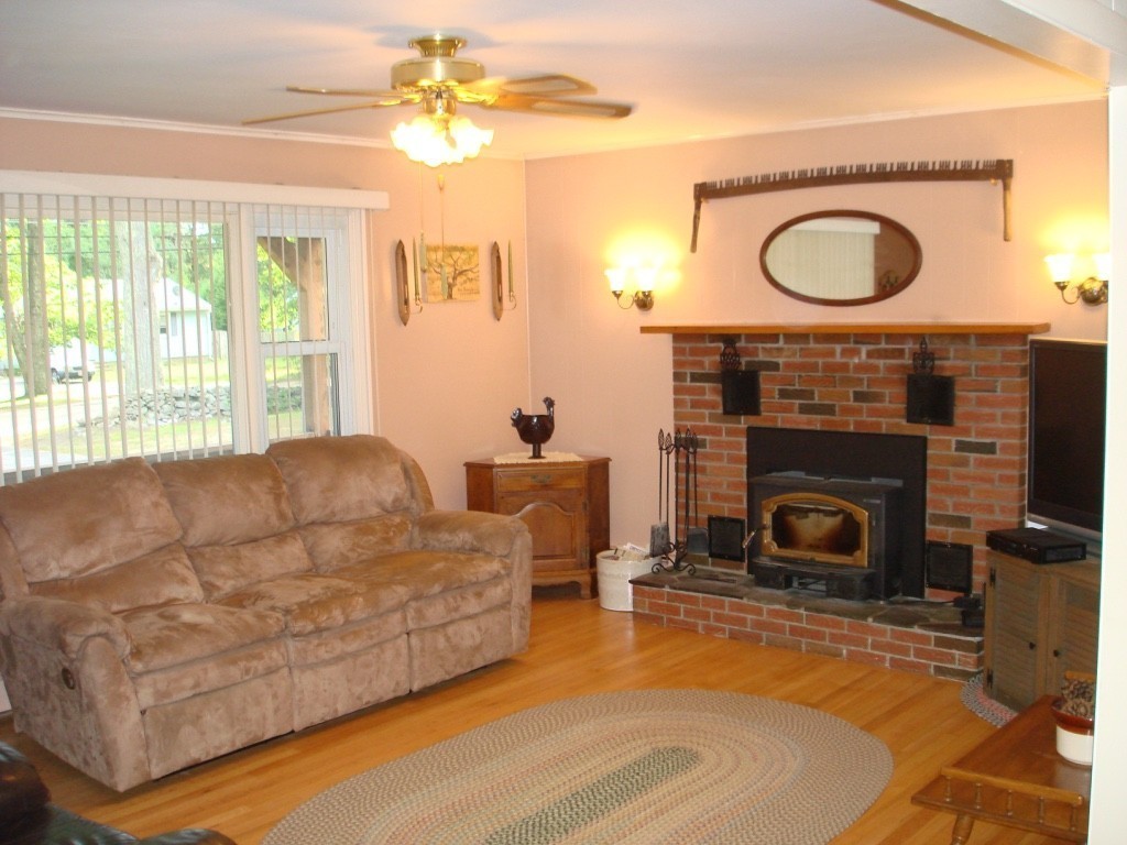 123 Lower Gore Road Webster, MA 01570 - Photo 7 of 18