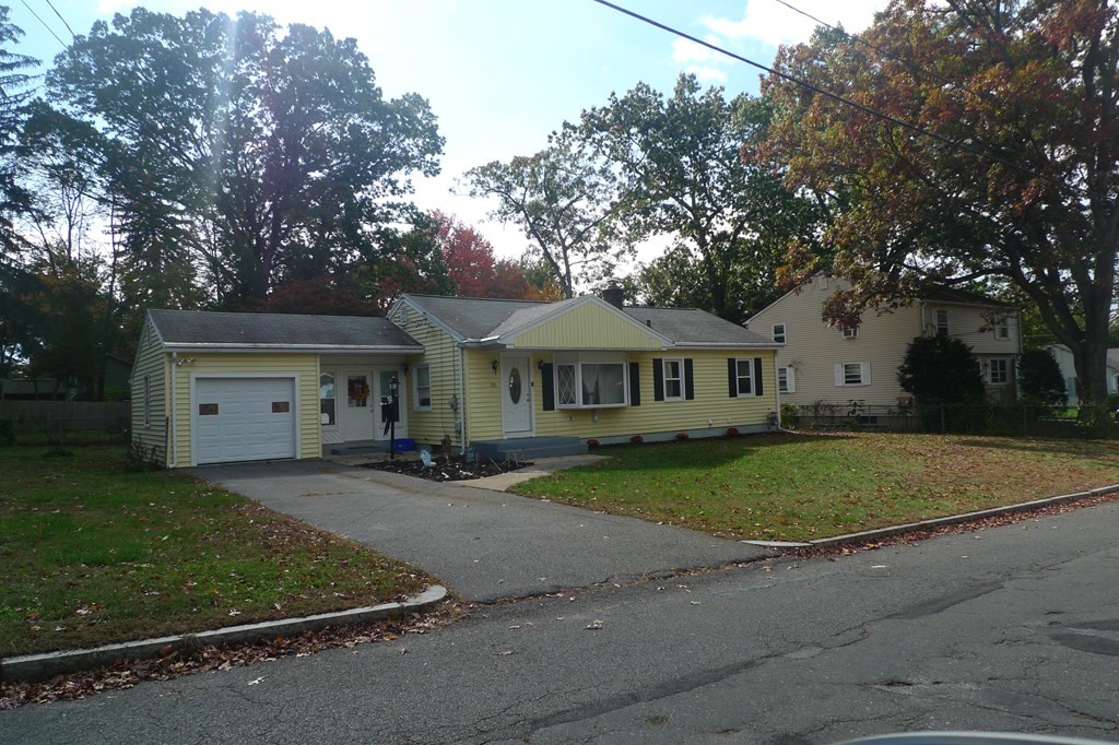 95 Clough Street Springfield, MA 01118 - Photo 1 of 22 Gallery Image 1