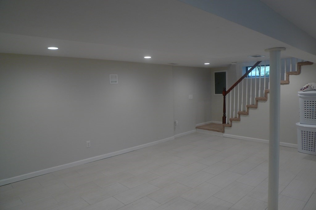 95 Clough Street Springfield, MA 01118 - Photo 17 of 22 Gallery Image 17