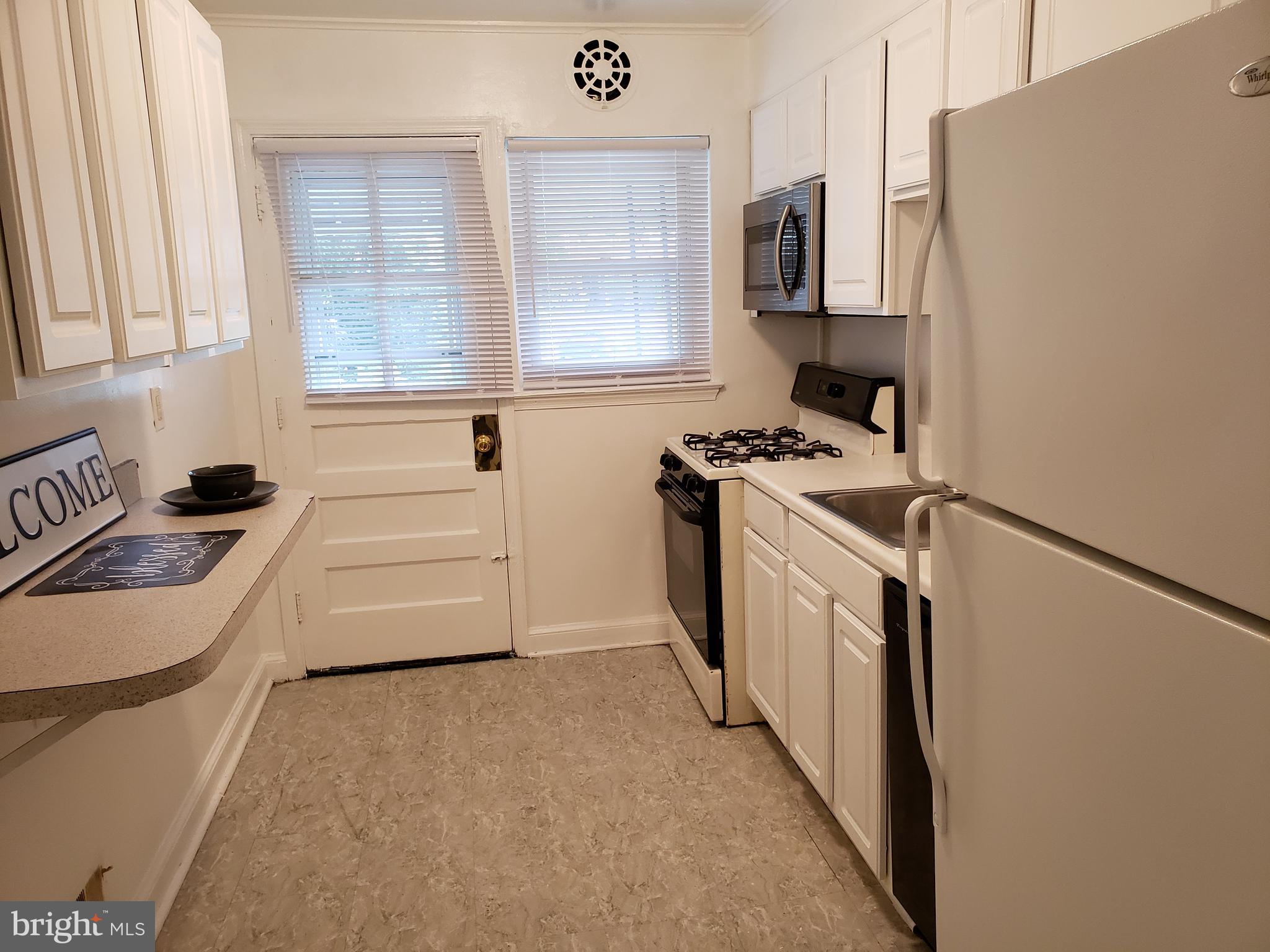 852 Bradhurst Road Baltimore, MD 21212 - Photo 5 of 21 Kitchen