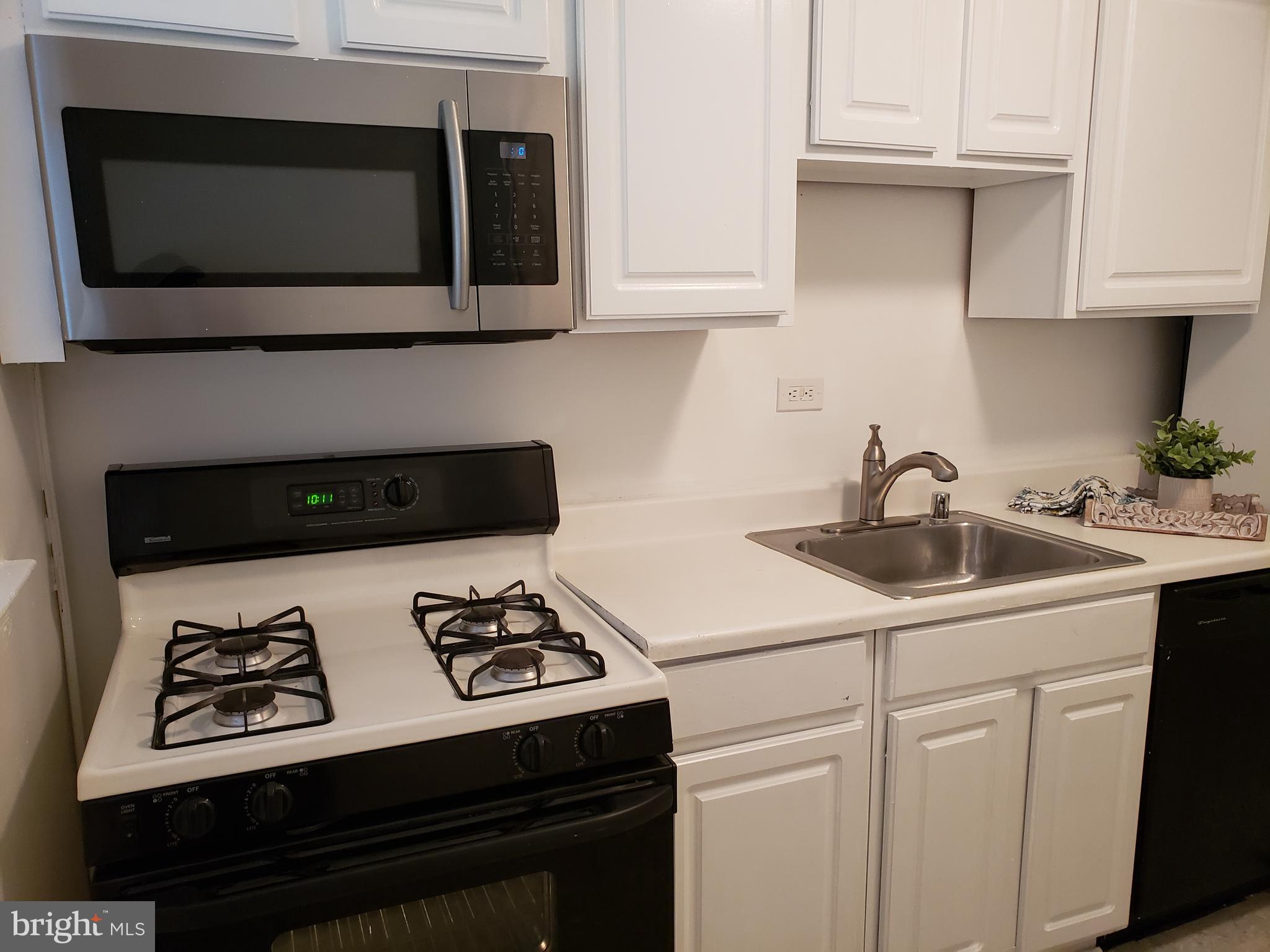852 Bradhurst Road Baltimore, MD 21212 - Photo 6 of 21 Kitchen
