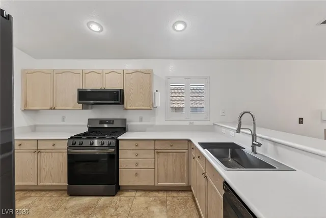 $2,085 | 226 Nautical Street, Henderson, NV 89012