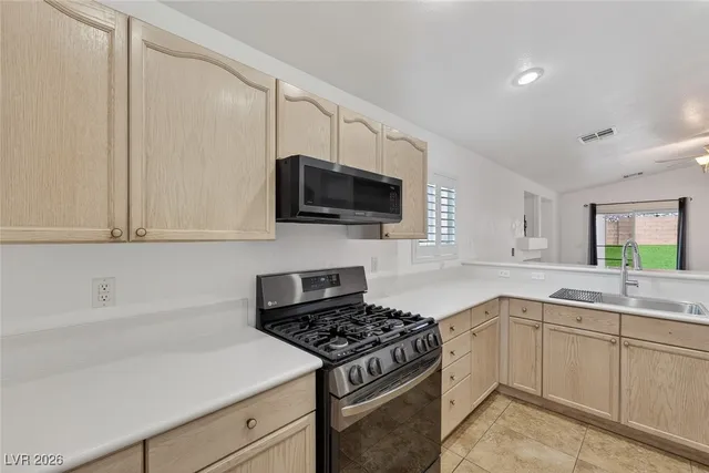 $2,085 | 226 Nautical Street, Henderson, NV 89012