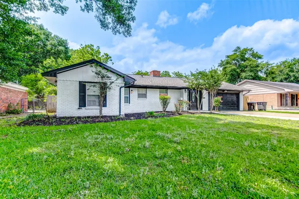 $2,800 | 5122 West Bellfort Avenue, Houston, TX 77035
