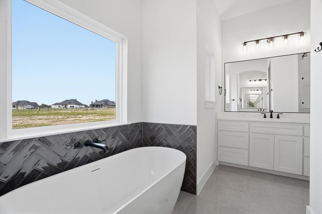 450 Red Bird Drive Springtown, TX 76082 - Photo 19 of 35