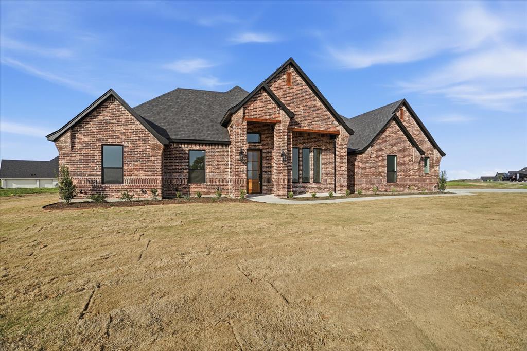 450 Red Bird Drive Springtown, TX 76082 - Photo 3 of 35