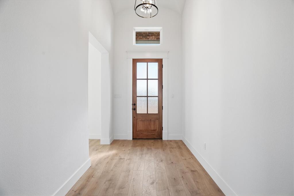 450 Red Bird Drive Springtown, TX 76082 - Photo 4 of 35