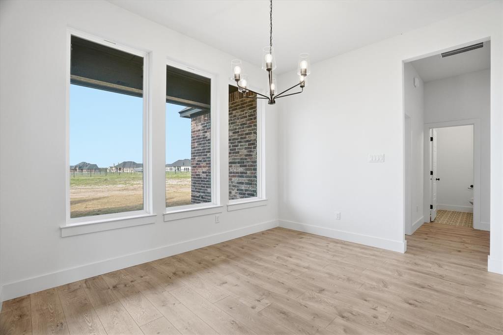 450 Red Bird Drive Springtown, TX 76082 - Photo 5 of 35