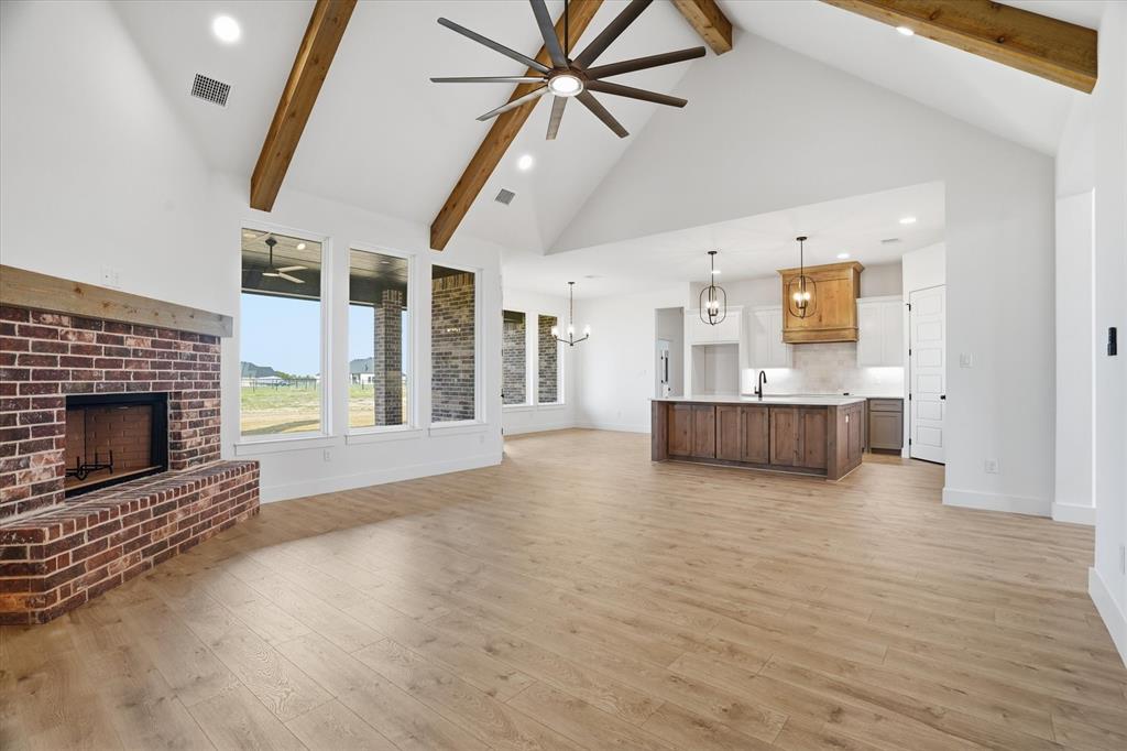 450 Red Bird Drive Springtown, TX 76082 - Photo 6 of 35