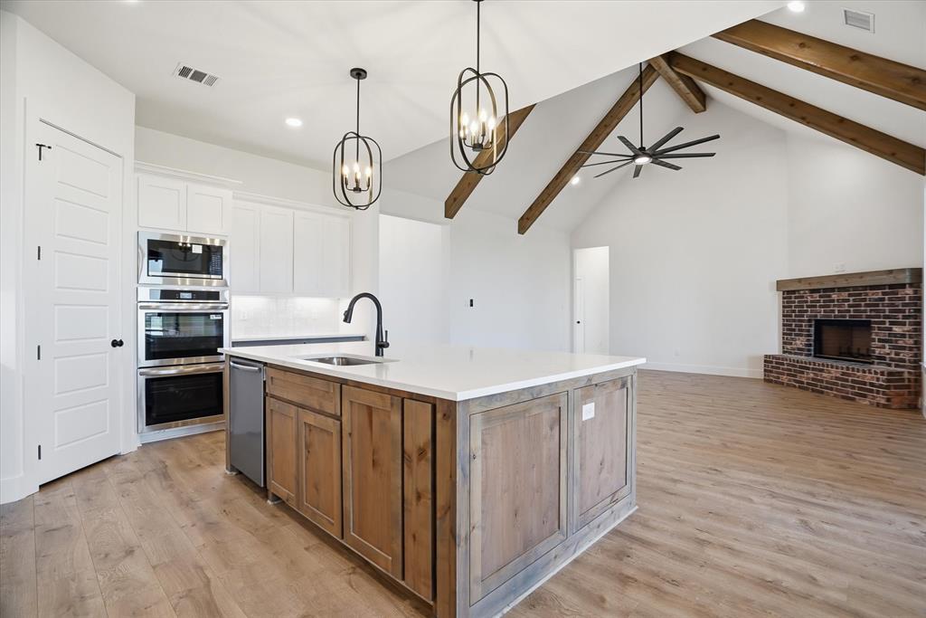 450 Red Bird Drive Springtown, TX 76082 - Photo 8 of 35