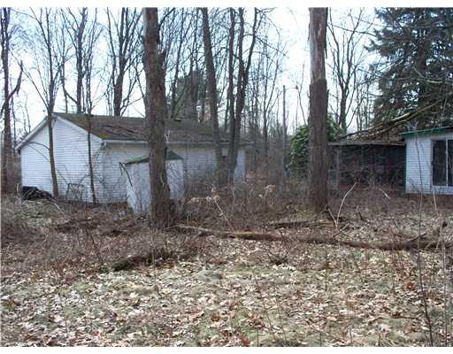 379 West Lake Road Transfer, PA 16154 - Photo 6 of 18 Parking Lot/Garage.