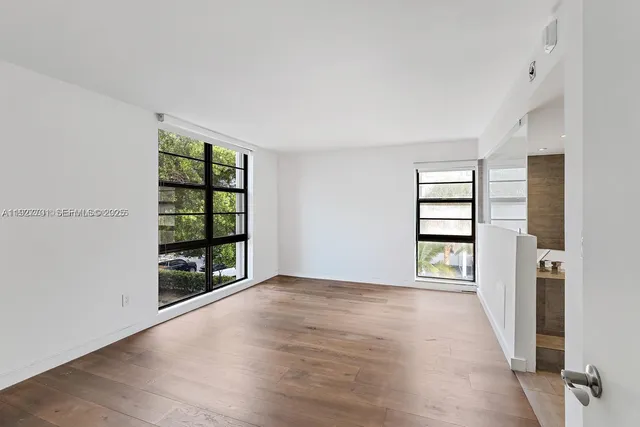 $4,200 | 100 Ocean Ln Drive, Unit 304, Key Biscayne, FL 33149