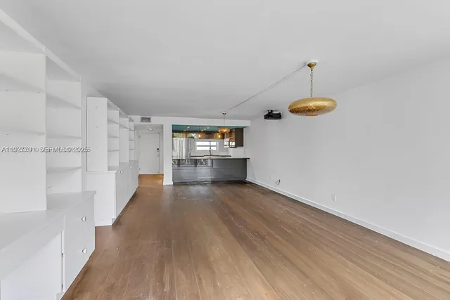 $4,200 | 100 Ocean Ln Drive, Unit 304, Key Biscayne, FL 33149