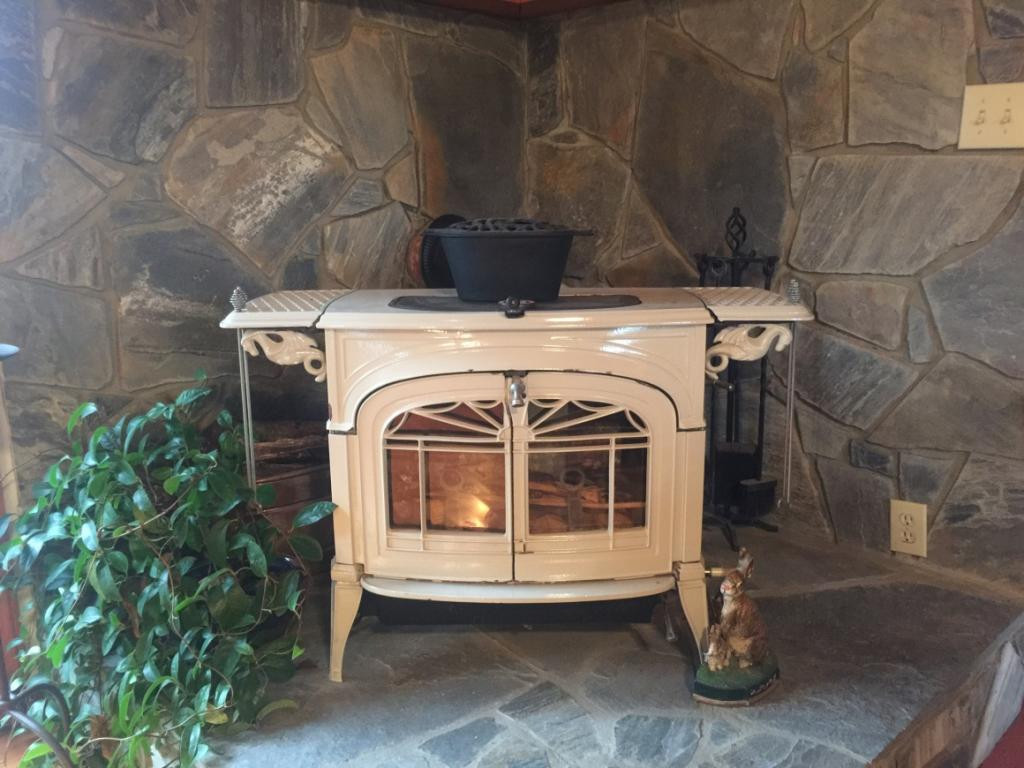 1458 Old Jonas Ridge Road Newland, NC 28657 - Photo 24 of 27 Photo 26
