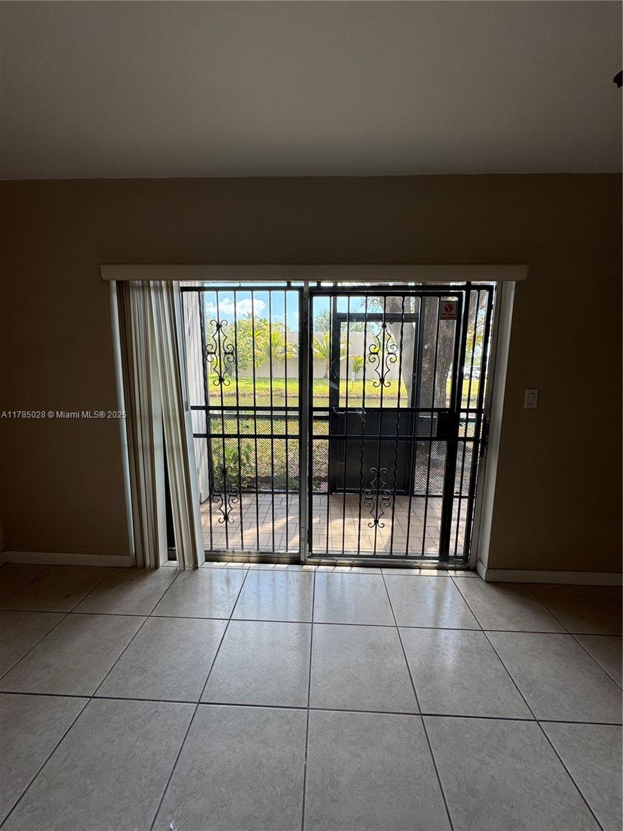 10353 North Kendall Drive, Unit BB2 Miami, FL 33176 - Photo 9 of 20 a view of a porch
