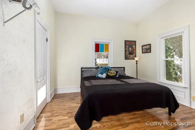 $425,000 | 420 Riverside Drive, Portland, MI 48875