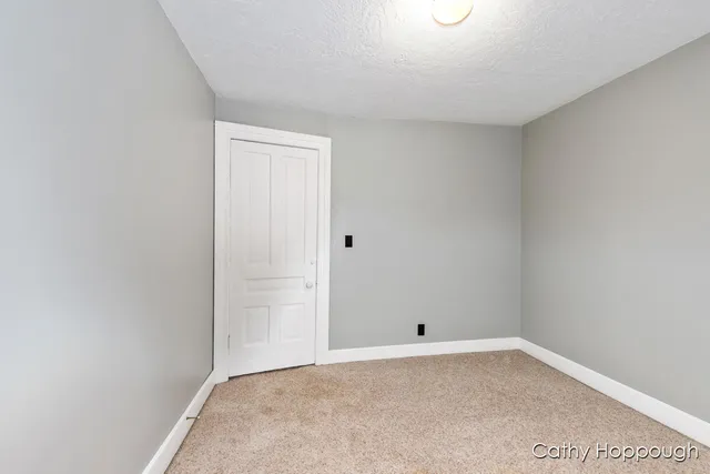 $425,000 | 420 Riverside Drive, Portland, MI 48875