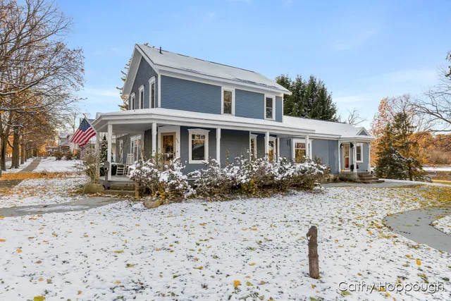 $425,000 | 420 Riverside Drive, Portland, MI 48875