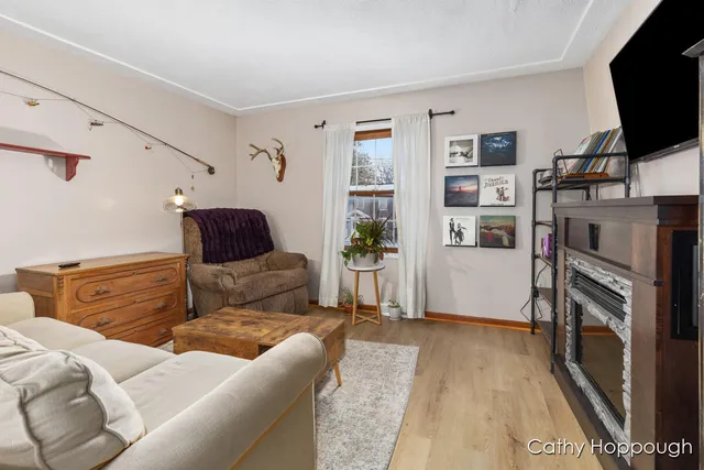 $425,000 | 420 Riverside Drive, Portland, MI 48875