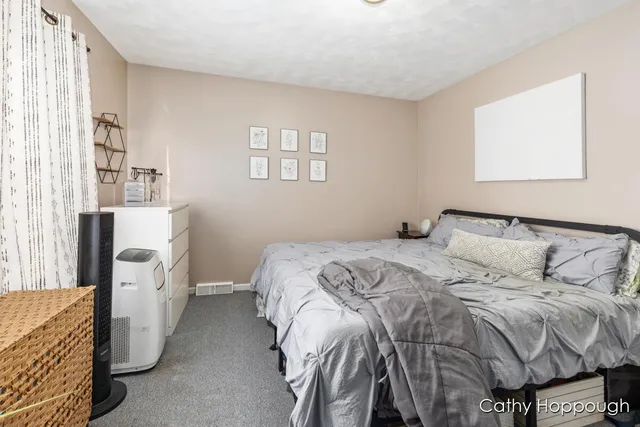 $425,000 | 420 Riverside Drive, Portland, MI 48875