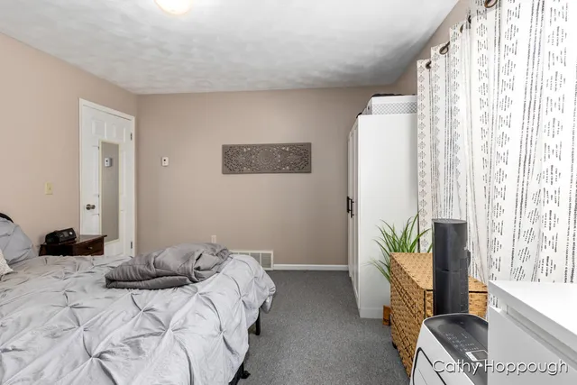 $425,000 | 420 Riverside Drive, Portland, MI 48875