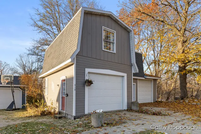 $425,000 | 420 Riverside Drive, Portland, MI 48875