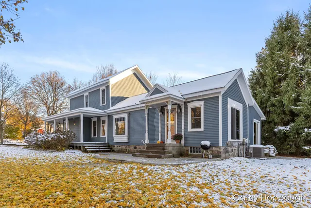 $425,000 | 420 Riverside Drive, Portland, MI 48875