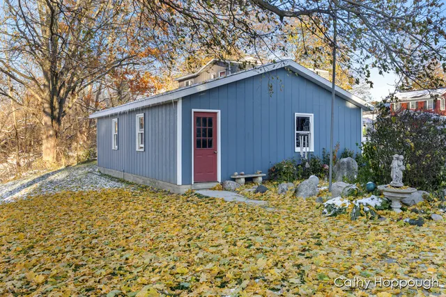 $425,000 | 420 Riverside Drive, Portland, MI 48875