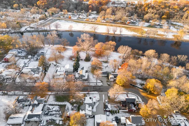 $425,000 | 420 Riverside Drive, Portland, MI 48875