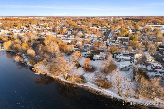 $425,000 | 420 Riverside Drive, Portland, MI 48875