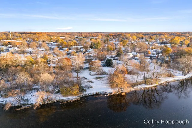 $425,000 | 420 Riverside Drive, Portland, MI 48875