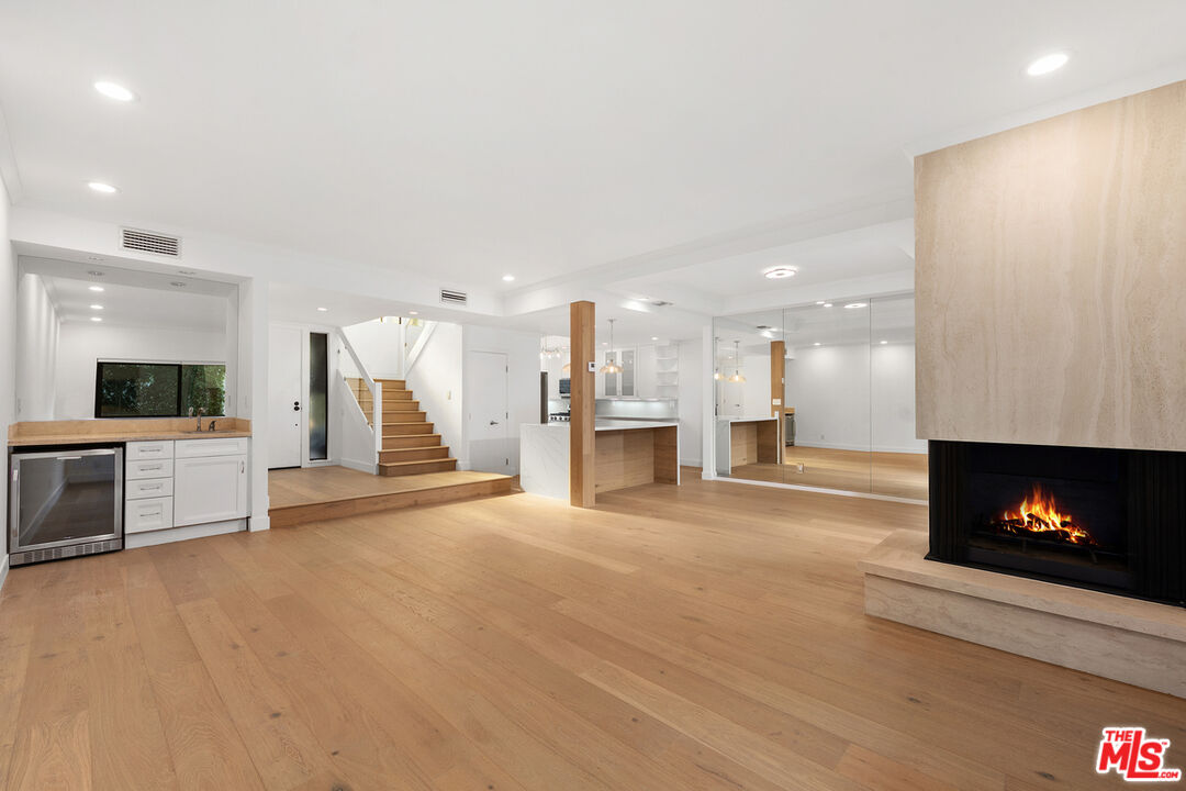 234 South Tower Drive, Unit 2 Beverly Hills, CA 90211 - Photo 11 of 54