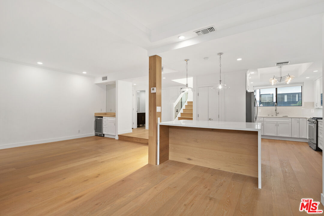 234 South Tower Drive, Unit 2 Beverly Hills, CA 90211 - Photo 15 of 54