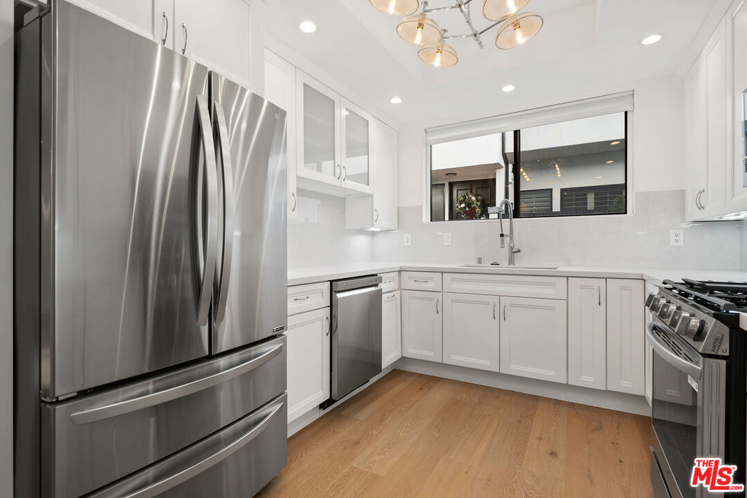 234 South Tower Drive, Unit 2 Beverly Hills, CA 90211 - Photo 18 of 54