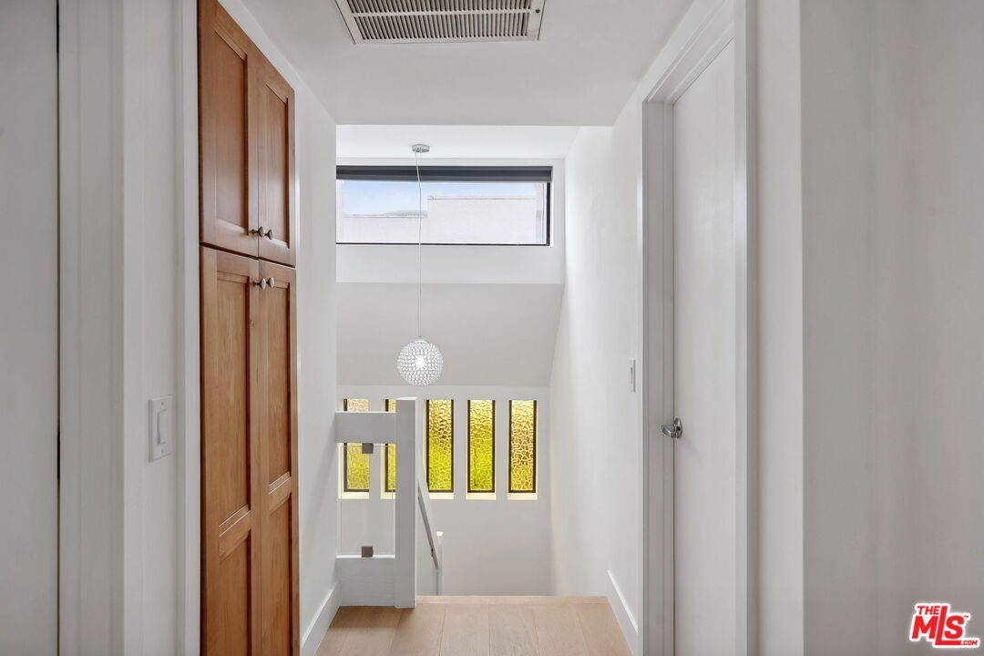 234 South Tower Drive, Unit 2 Beverly Hills, CA 90211 - Photo 25 of 54