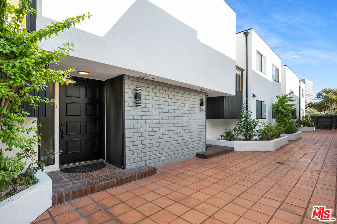 234 South Tower Drive, Unit 2 Beverly Hills, CA 90211 - Photo 4 of 54