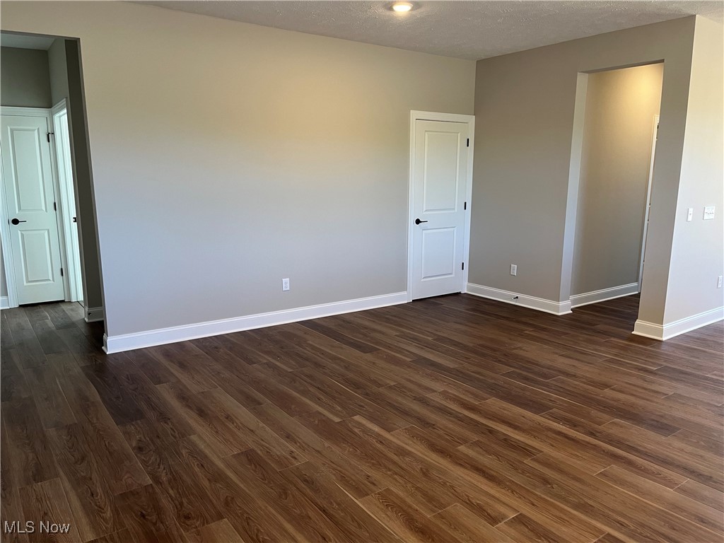 173 Seamore Road Aurora, OH 44202 - Photo 10 of 13 Dining area is open to the kitchen and includes LVT flooring throughout living space
