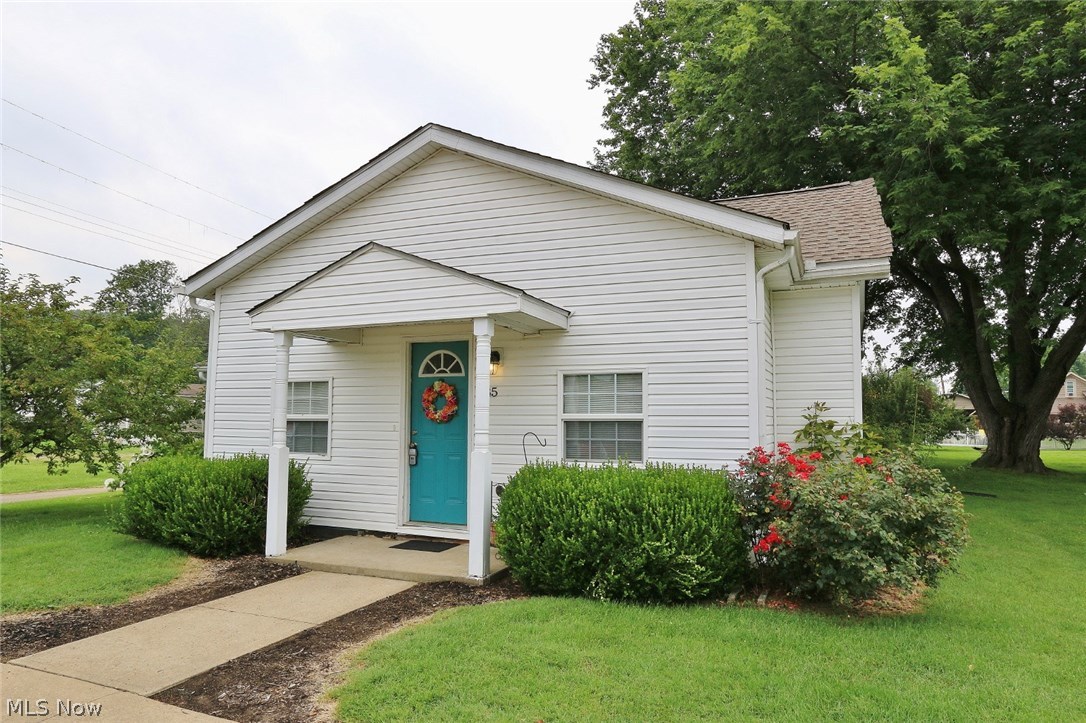 35 West 11th Street Dresden, OH 43821 - Photo 1 of 23