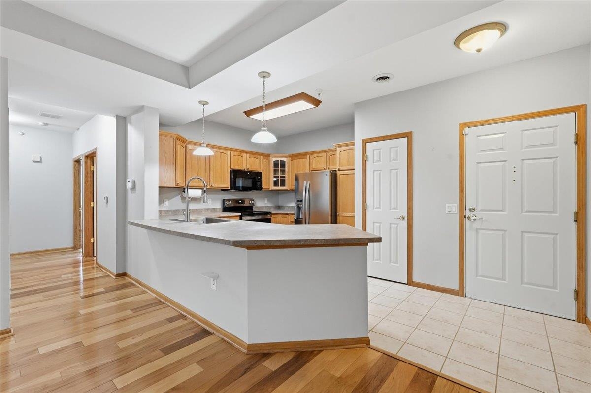 3001 Stratton Way, Unit 105 Madison, WI 53719 - Photo 7 of 32