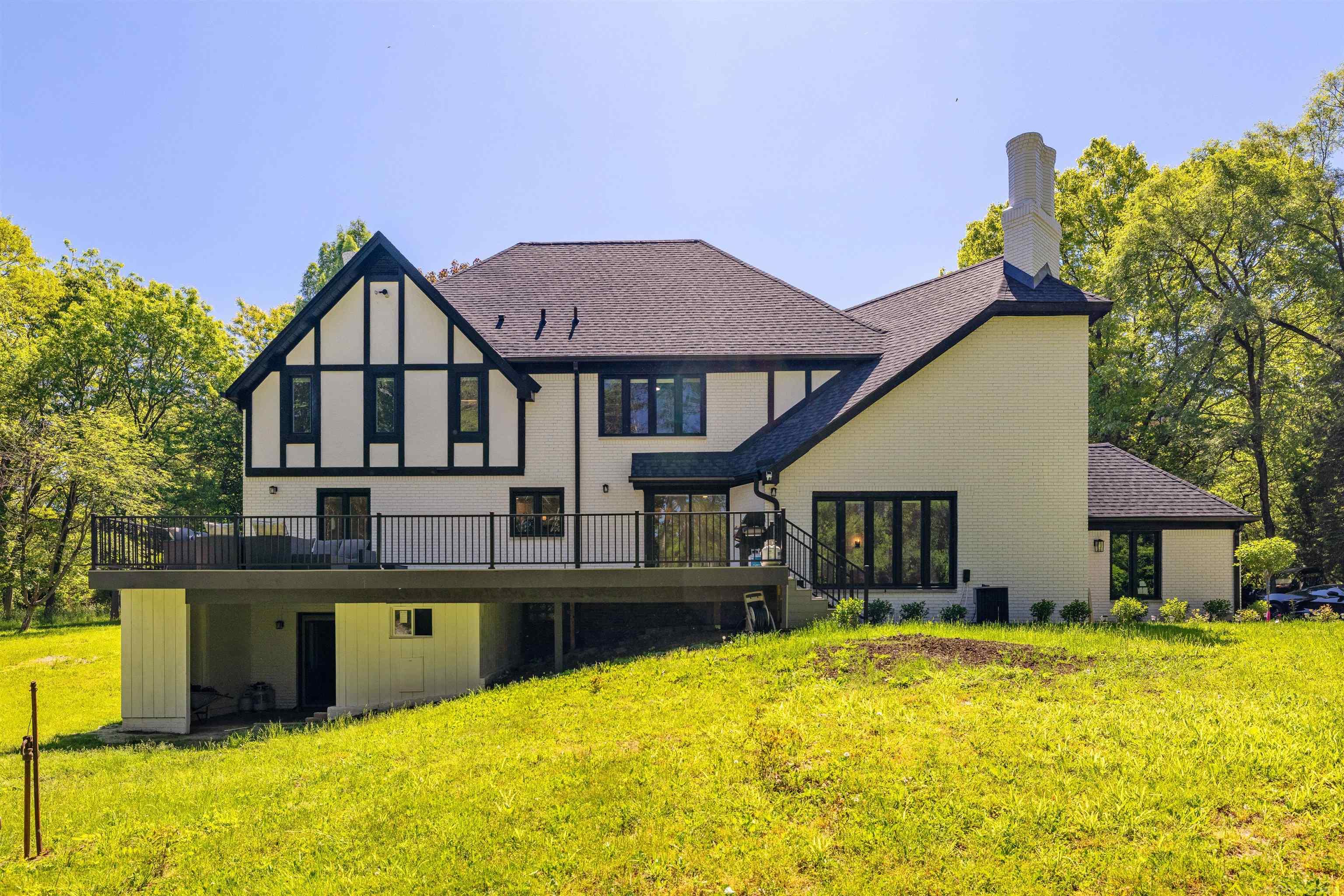 300 Camelot Way Rochester, MI 48306 - Photo 61 of 70
