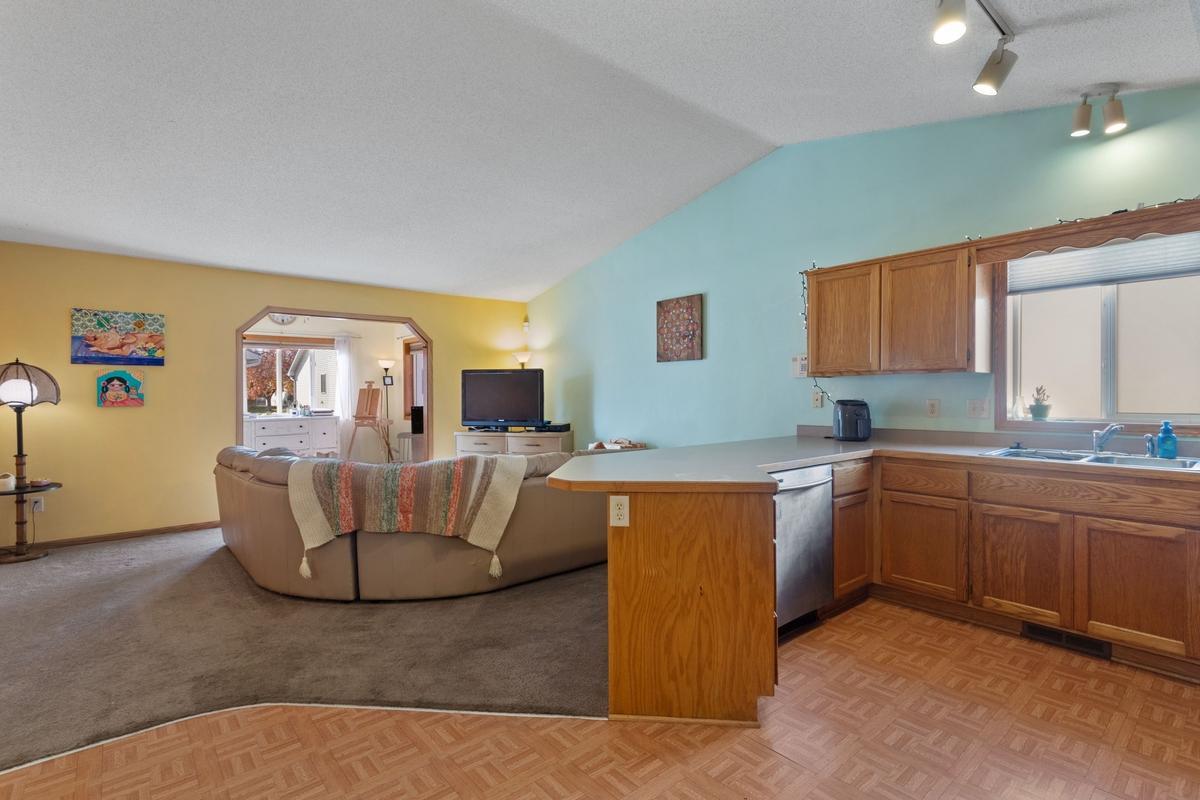 5346 140th Lane Northwest Anoka, MN 55303 - Photo 5 of 16