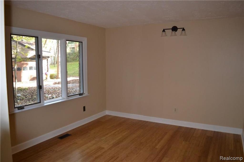 660 Birch Tree Court Rochester Hills, MI 48306 - Photo 15 of 38