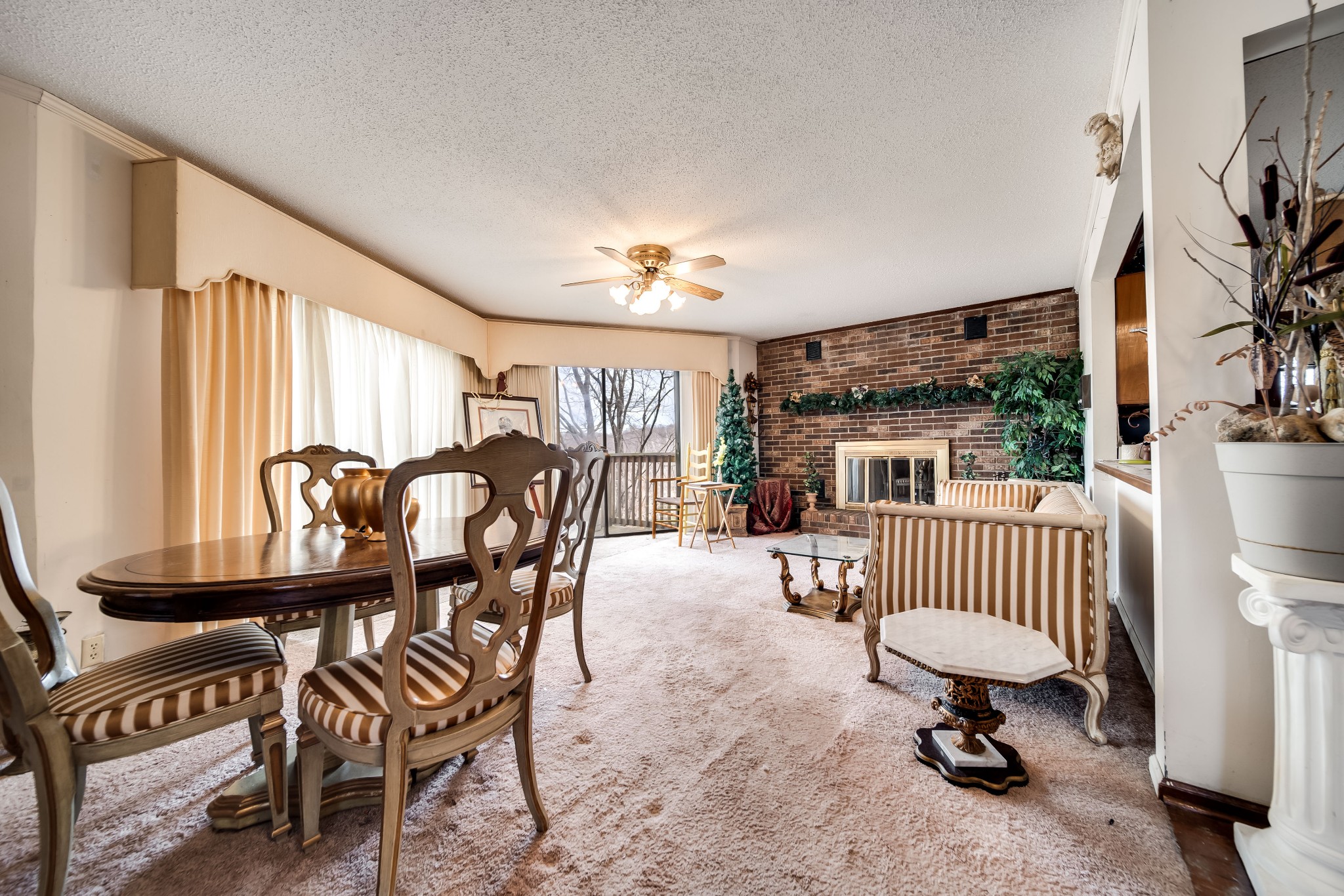 6040 New Cut Road Springfield, TN 37172 - Photo 15 of 37 a bedroom with furniture and a window