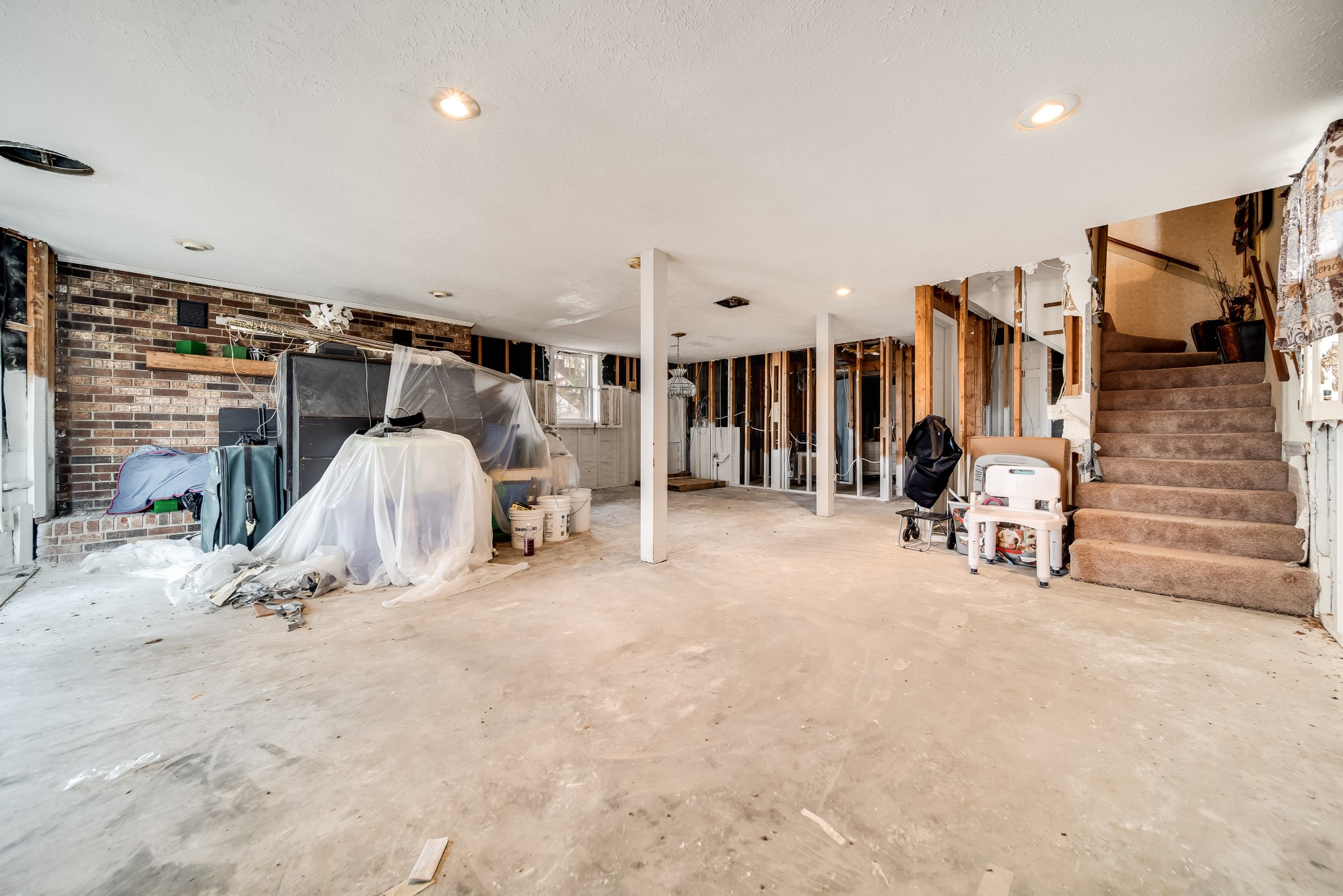 6040 New Cut Road Springfield, TN 37172 - Photo 23 of 37 a view of a room with gym equipment