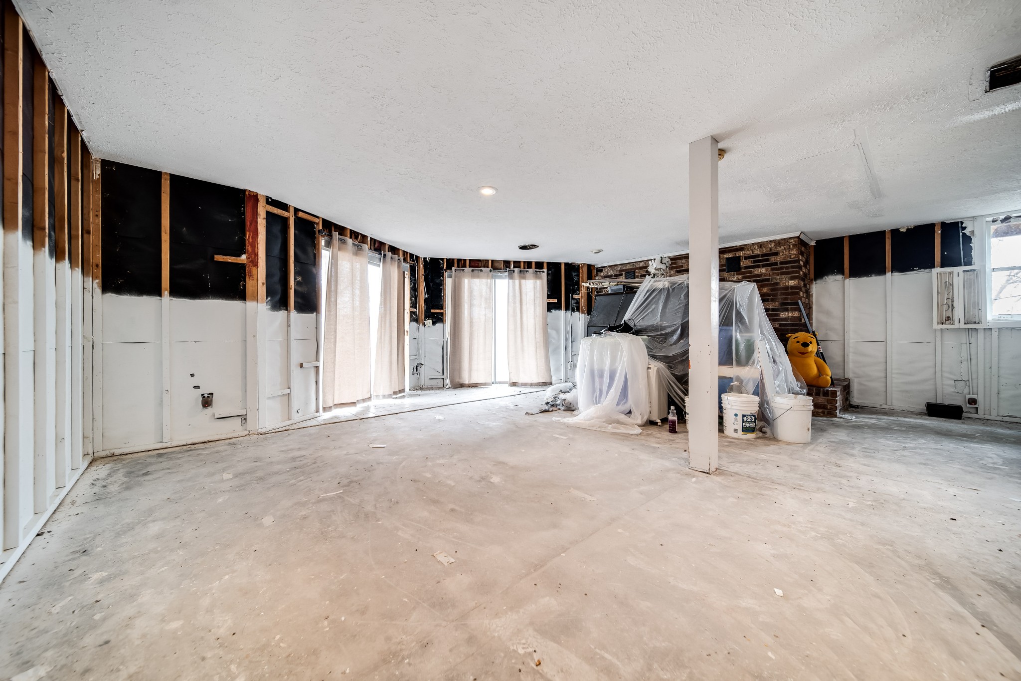 6040 New Cut Road Springfield, TN 37172 - Photo 24 of 37 a view of a room with gym equipment