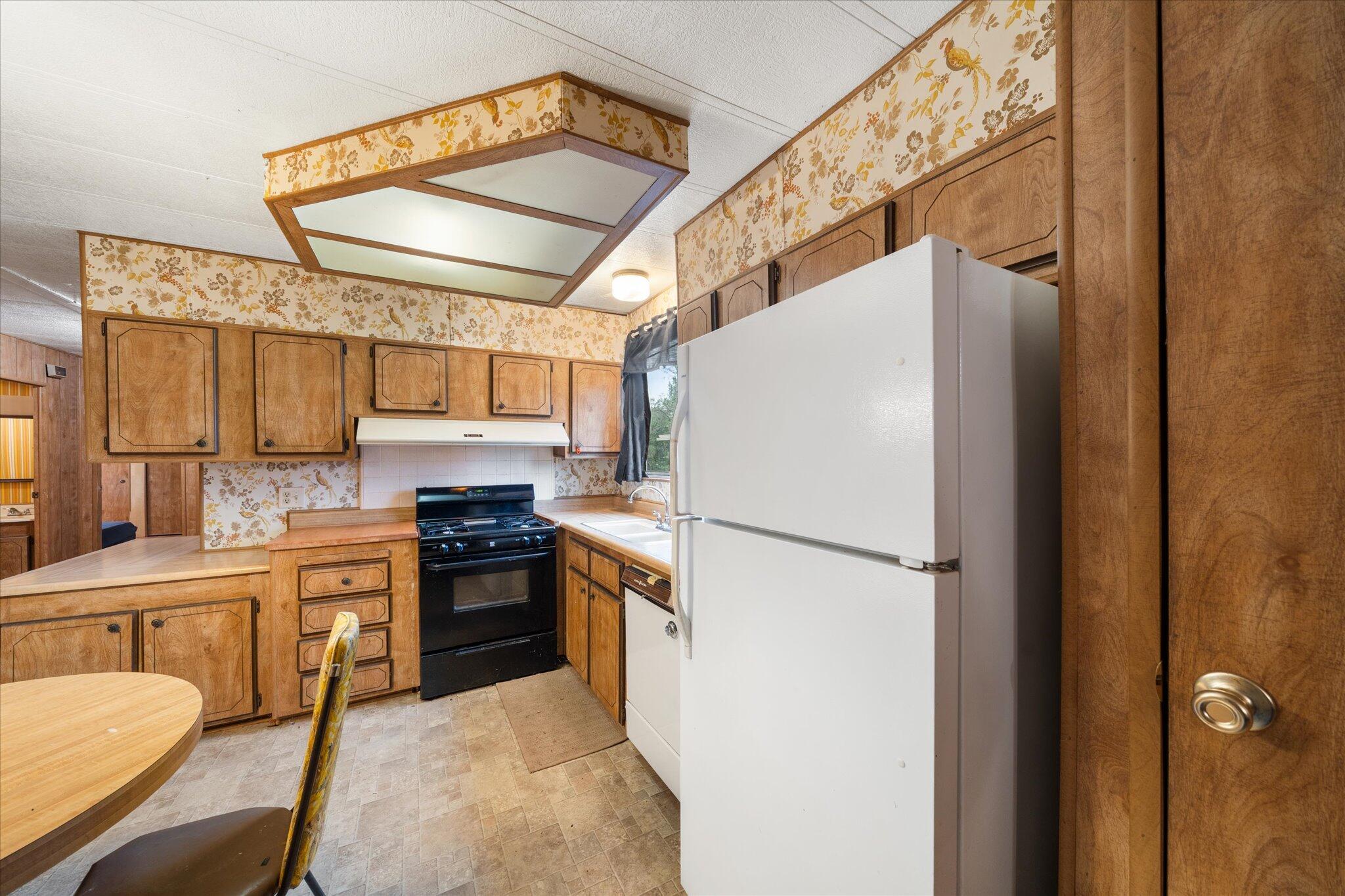 16578 Blue Horse Road Anderson, CA 96007 - Photo 8 of 22 08-BiggerFlow Real Estate Media-8