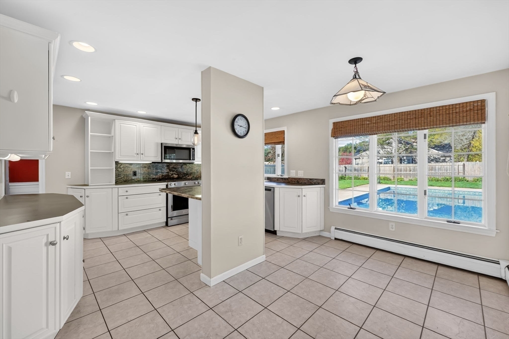186 Viscount Road Longmeadow, MA 01106 - Photo 5 of 40 Gallery Image 5