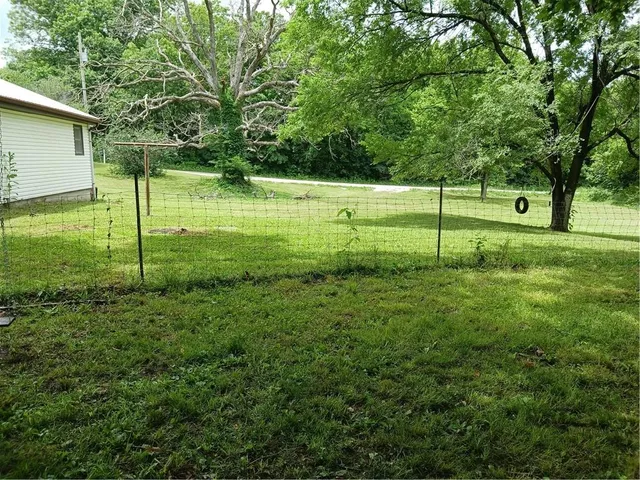 $250,000 | 871 Southwest 301st Road, Chilhowee, MO 64733